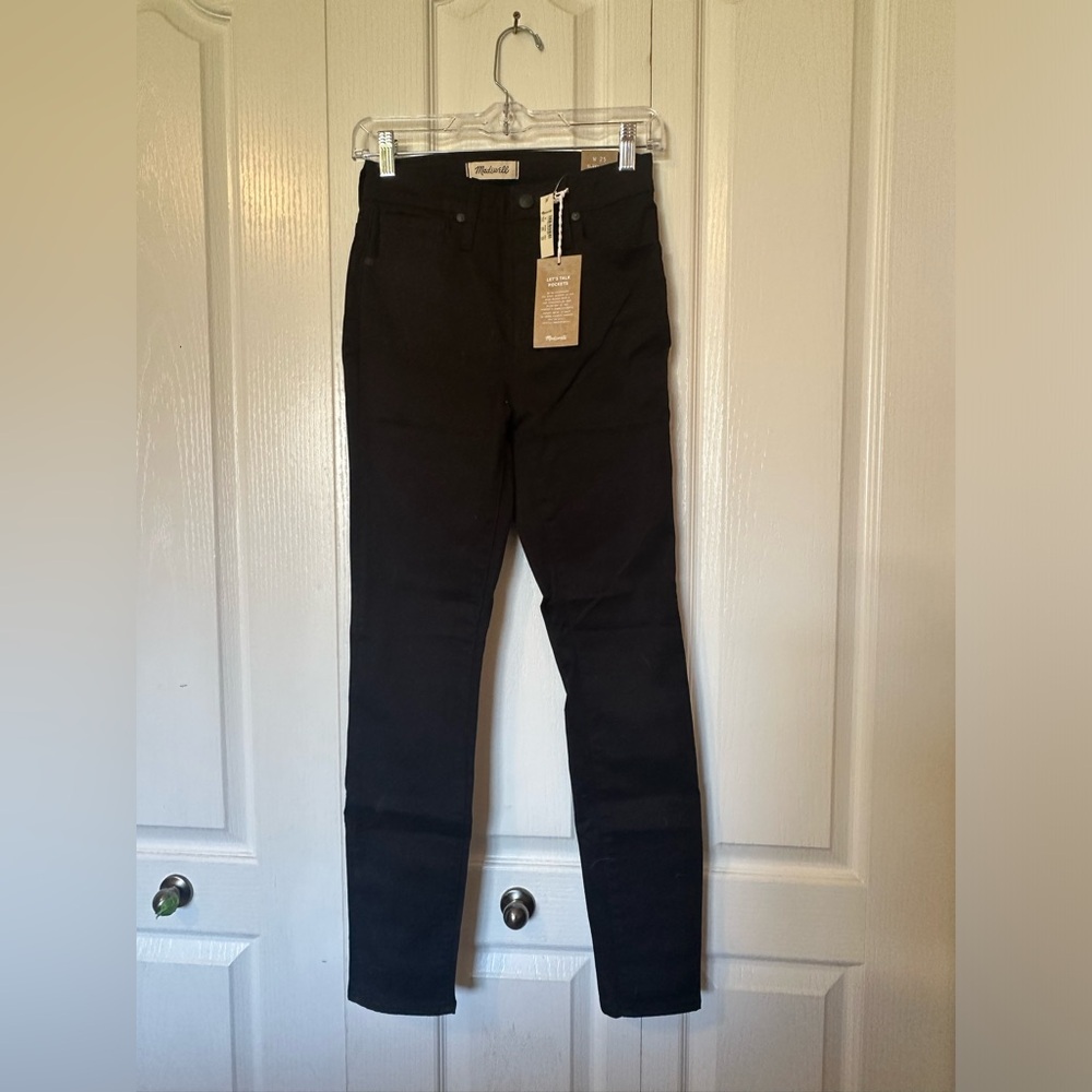Madewell NWT - CURVY HIGH-RISE
SKINNY JEANS IN CARBONDALE